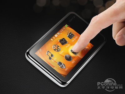 屏幕方面为3英寸触摸屏